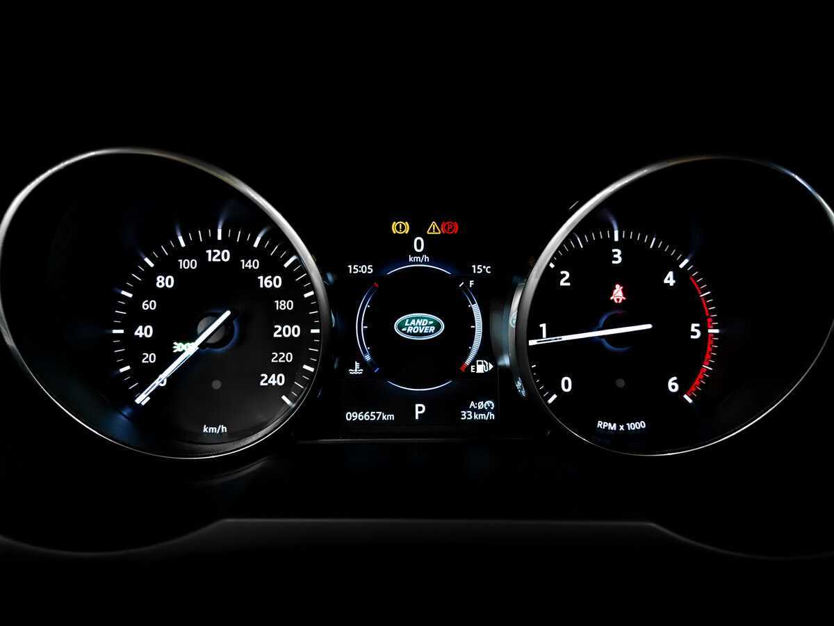 Б/У Лэнд Ровер Рэнж Ровер Эвок 2017 года. Фото: #12