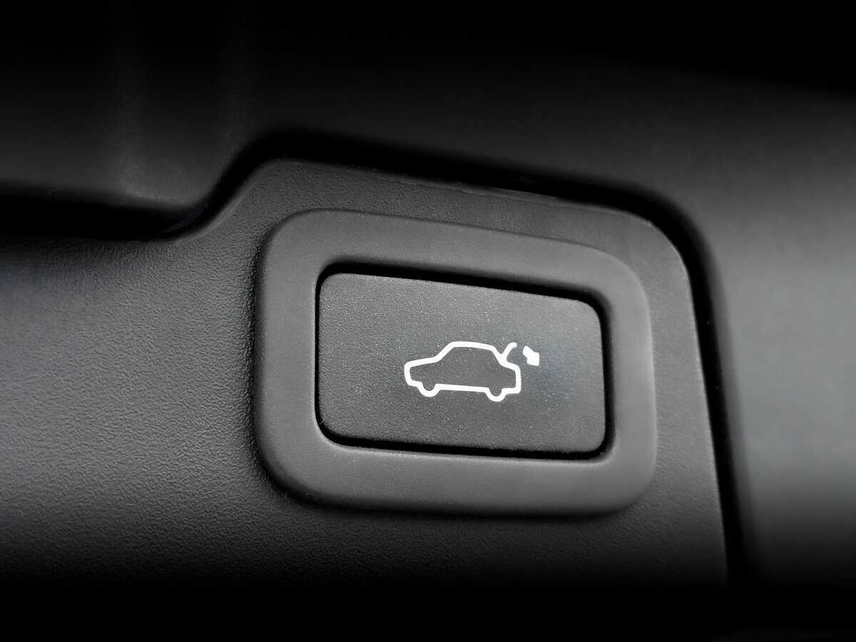 Б/У Лэнд Ровер Рэнж Ровер Эвок 2017 года. Фото: #23