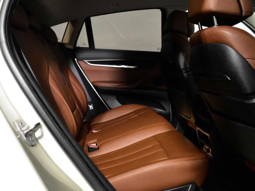 Б/У БМВ Икс6 2016 года. Фото: #9