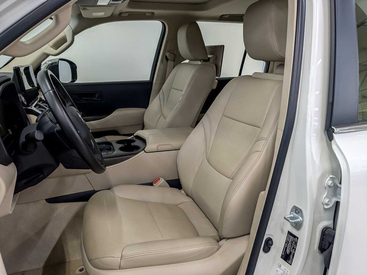 Б/У Тойота Лэнд Крузер 2022 года. Фото: #19