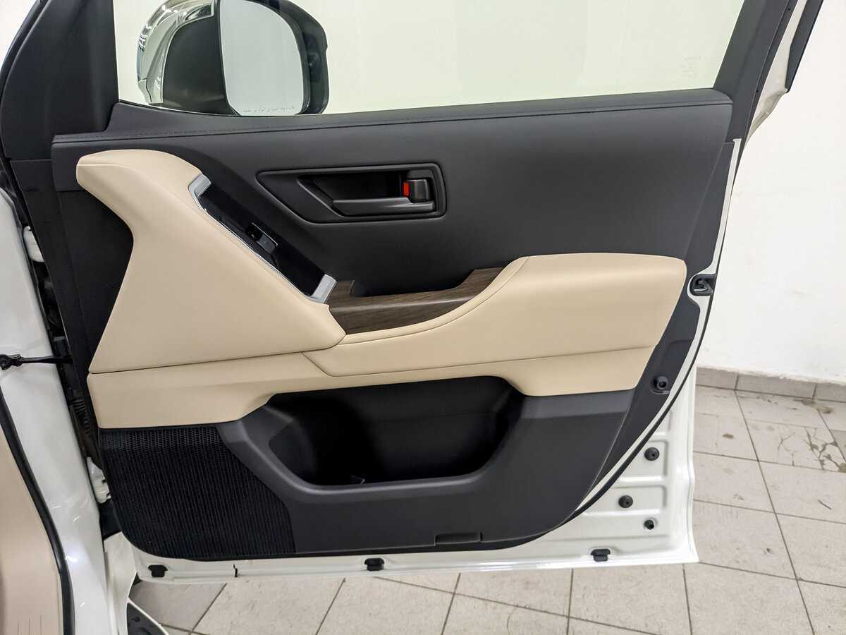 Б/У Тойота Лэнд Крузер 2022 года. Фото: #23