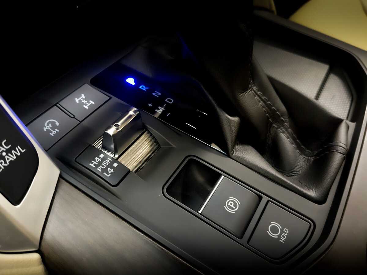 Б/У Тойота Лэнд Крузер 2022 года. Фото: #25