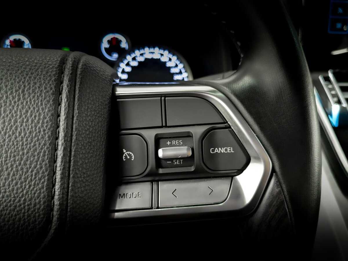 Б/У Тойота Лэнд Крузер 2022 года. Фото: #29