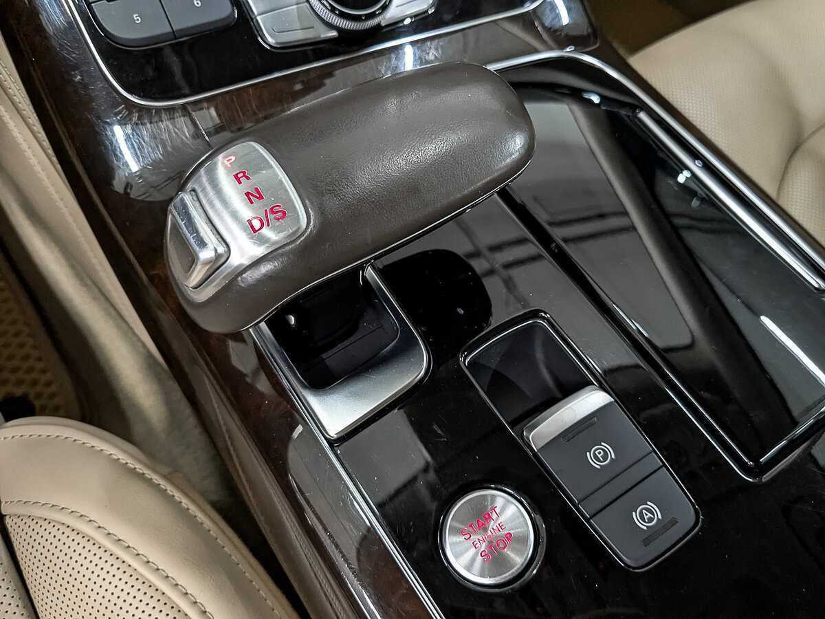 Б/У Ауди А8 2014 года. Фото: #26