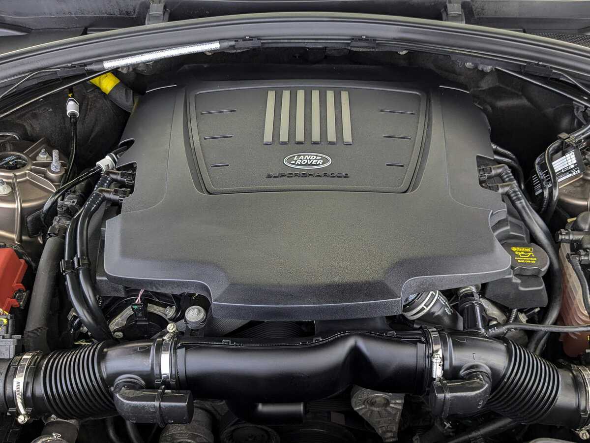 Б/У Лэнд Ровер Рэнж Ровер Велар 2017 года. Фото: #8