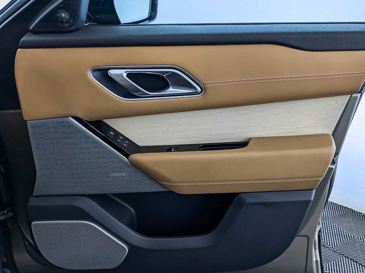 Б/У Лэнд Ровер Рэнж Ровер Велар 2017 года. Фото: #23