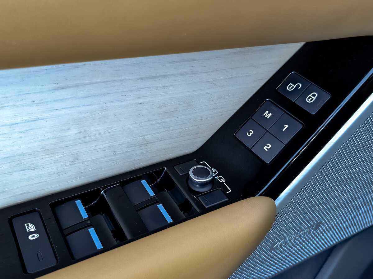 Б/У Лэнд Ровер Рэнж Ровер Велар 2017 года. Фото: #29