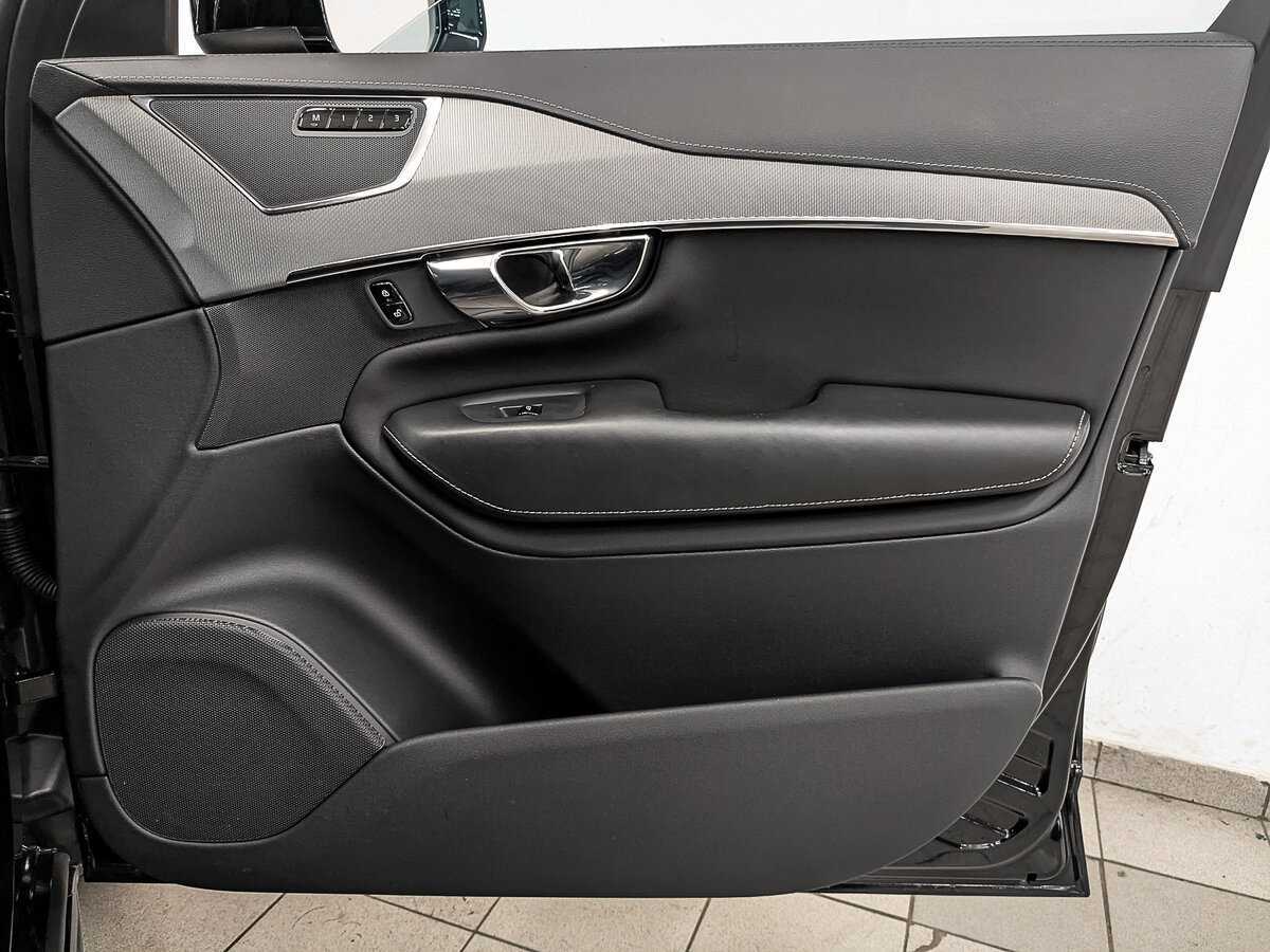 Б/У Вольво ИксЦ90 2020 года. Фото: #24