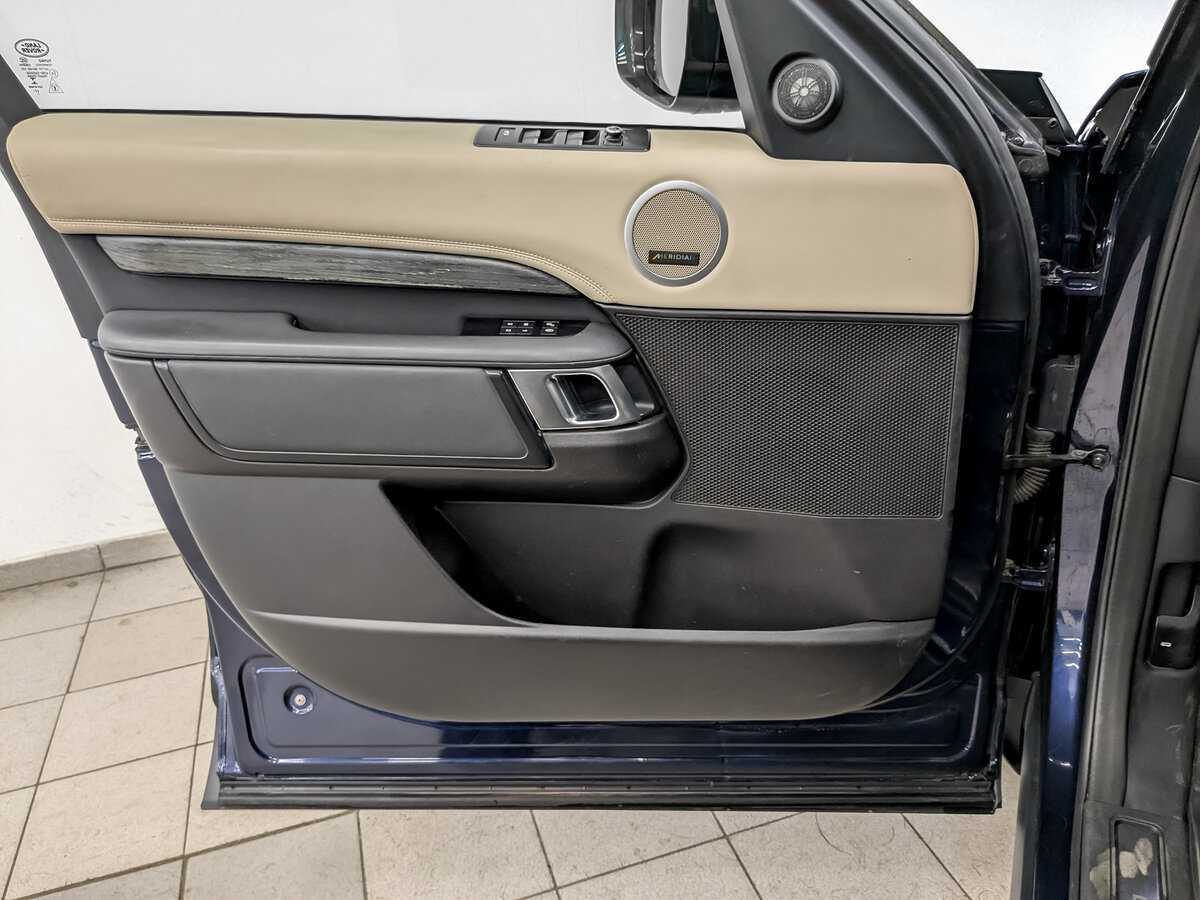 Б/У Лэнд Ровер Дискавери 2018 года. Фото: #18