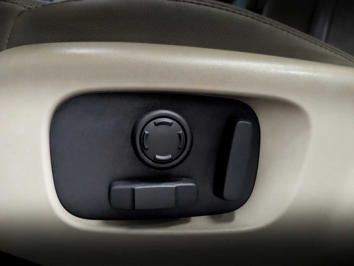 Б/У Лэнд Ровер Дискавери 2018 года. Фото: #20