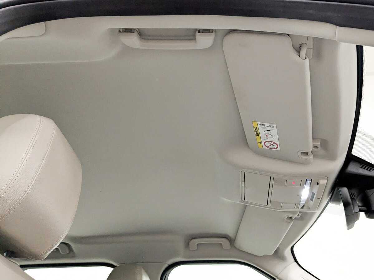 Б/У Лэнд Ровер Дискавери 2018 года. Фото: #22