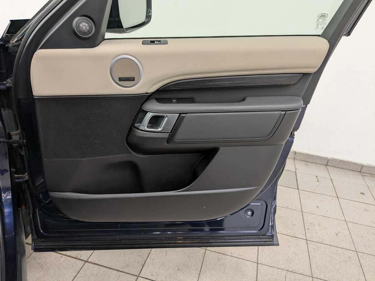 Б/У Лэнд Ровер Дискавери 2018 года. Фото: #24