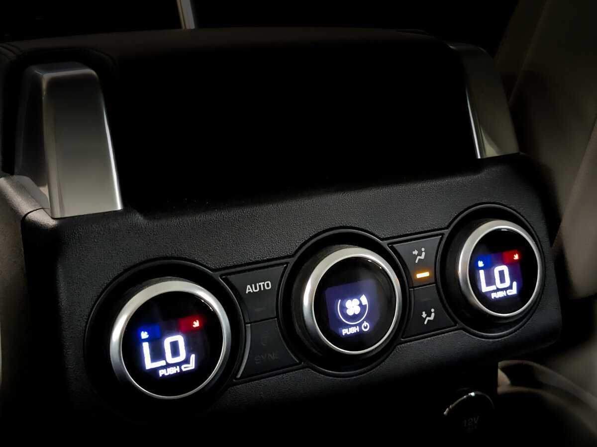 Б/У Лэнд Ровер Дискавери 2018 года. Фото: #29