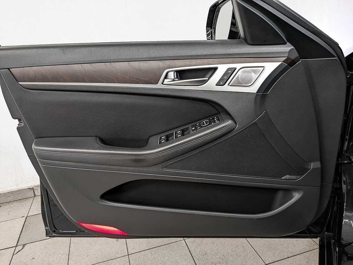 Б/У Генезис Г80 2019 года. Фото: #18