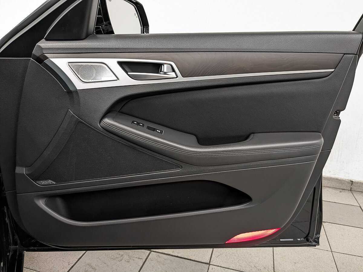 Б/У Генезис Г80 2019 года. Фото: #24