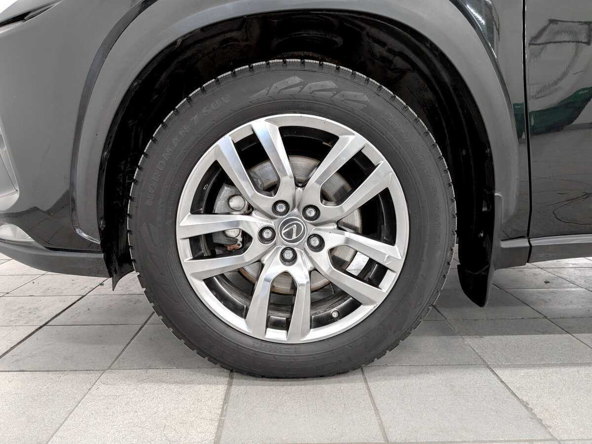 Б/У Лексус Н-Икс 2018 года. Фото: #17