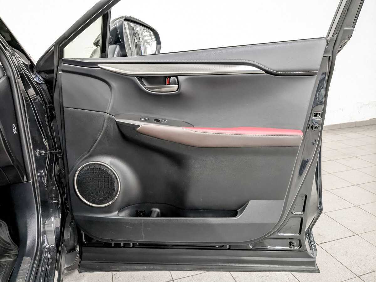 Б/У Лексус Н-Икс 2018 года. Фото: #23