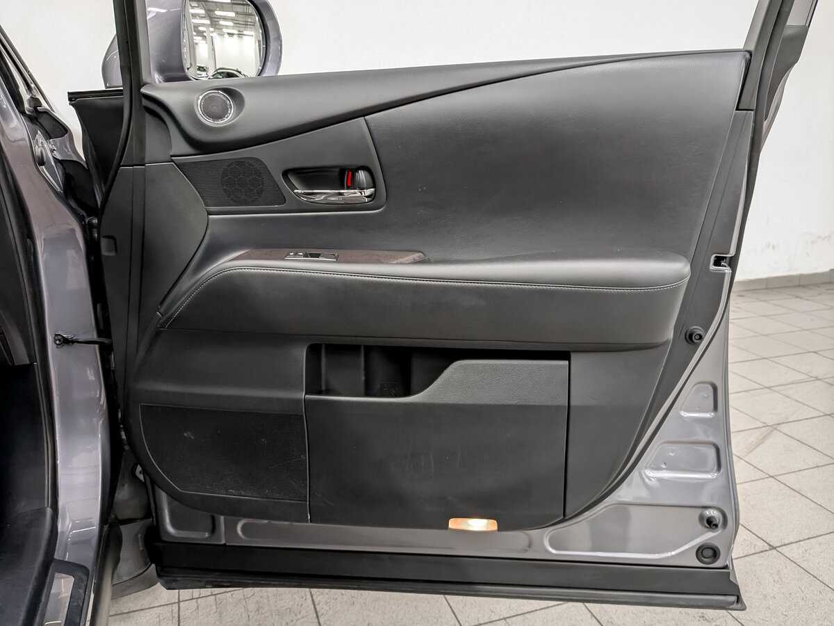 Б/У Лексус Р-Икс 2012 года. Фото: #24