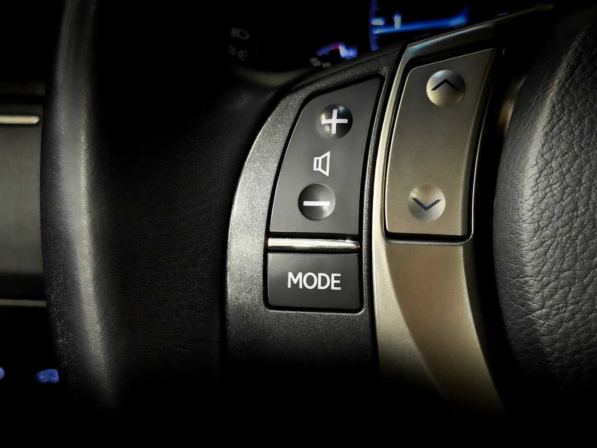 Б/У Лексус Р-Икс 2012 года. Фото: #29