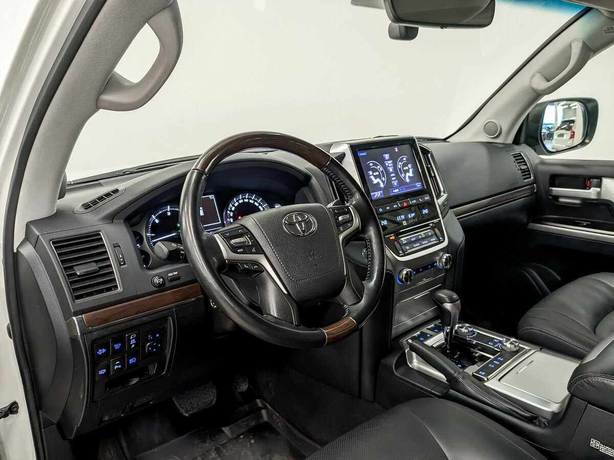 Б/У Тойота Лэнд Крузер 2020 года. Фото: #15