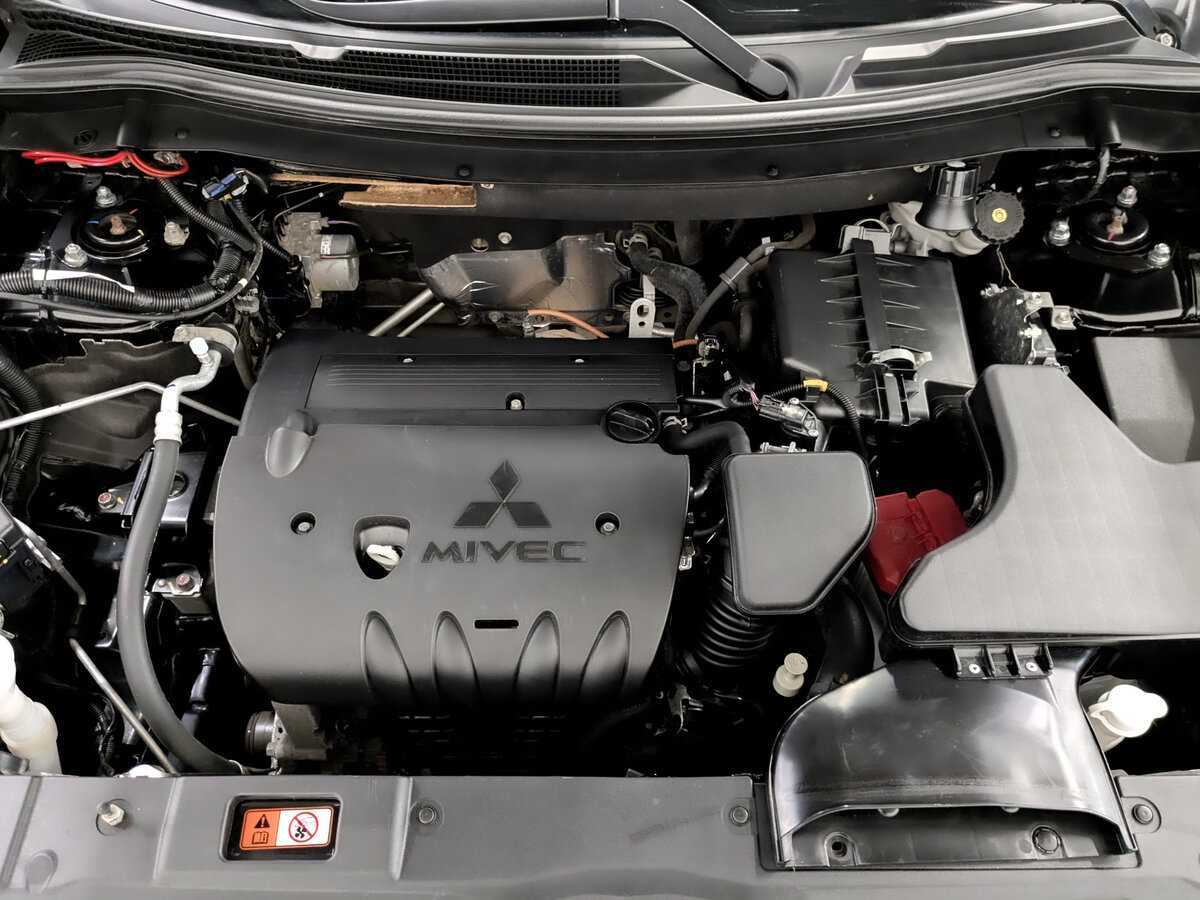 Б/У Митсубиши Оутлэндер 2021 года. Фото: #8