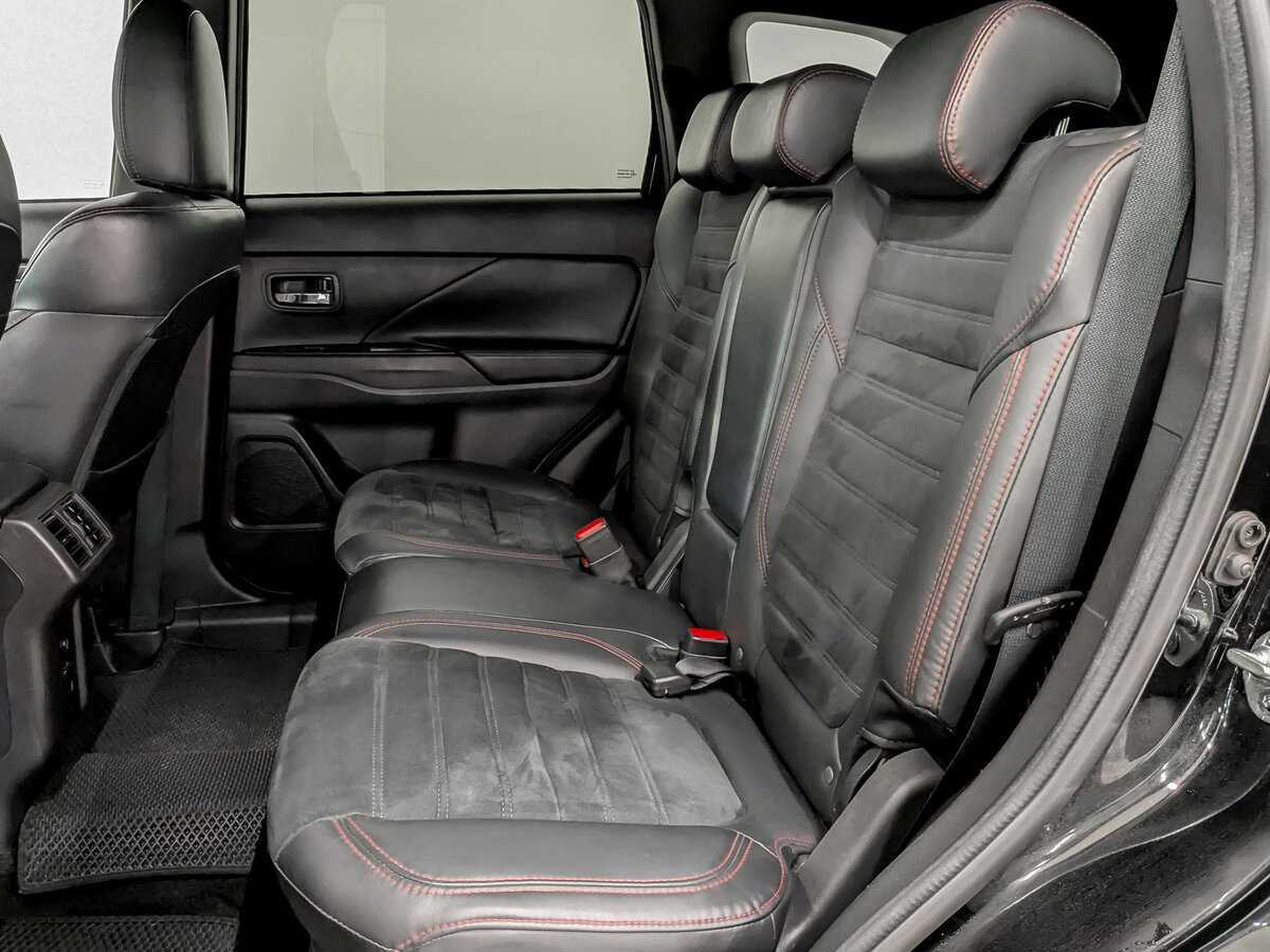 Б/У Митсубиши Оутлэндер 2021 года. Фото: #11