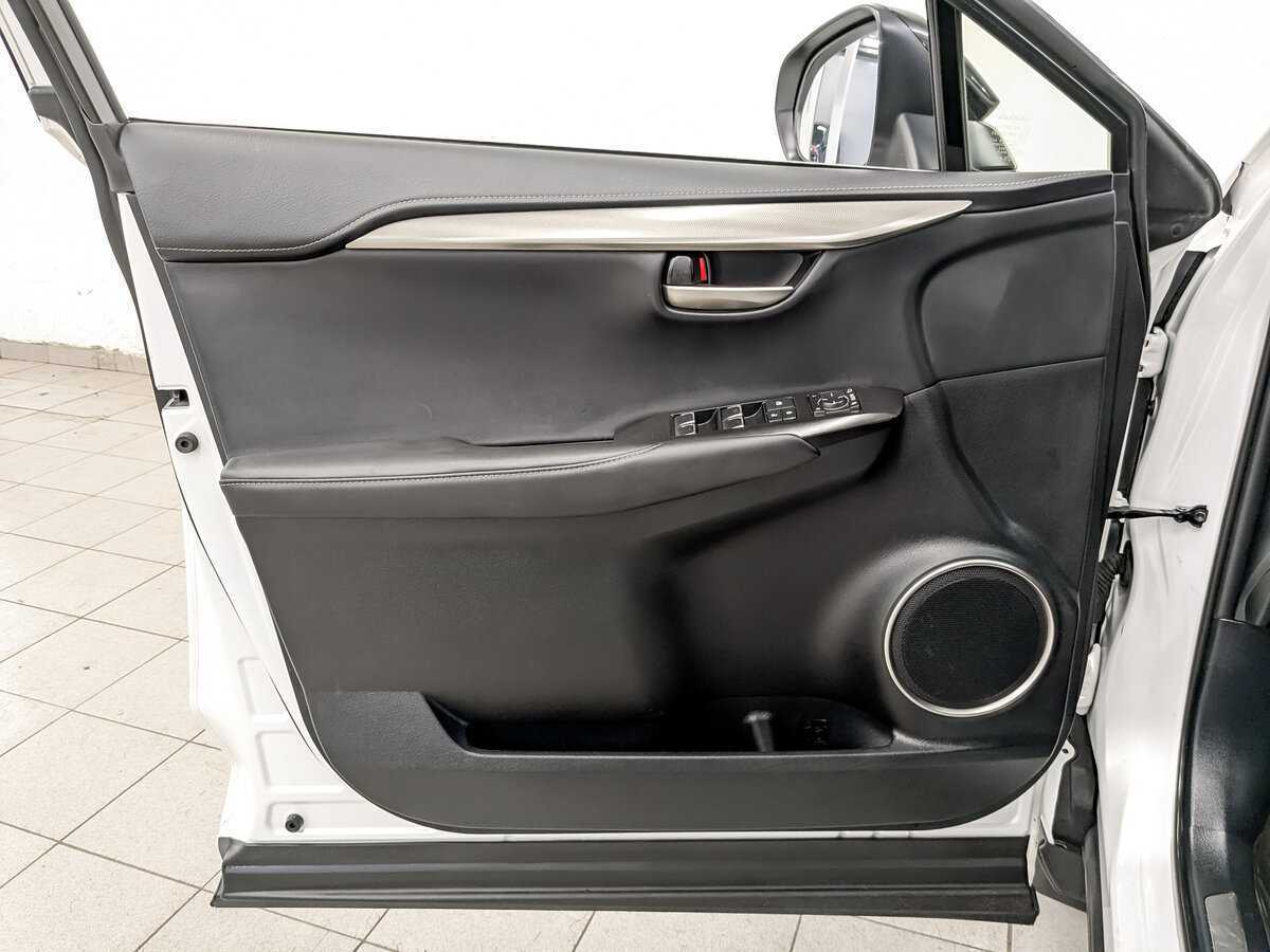 Б/У Лексус Н-Икс 2021 года. Фото: #18