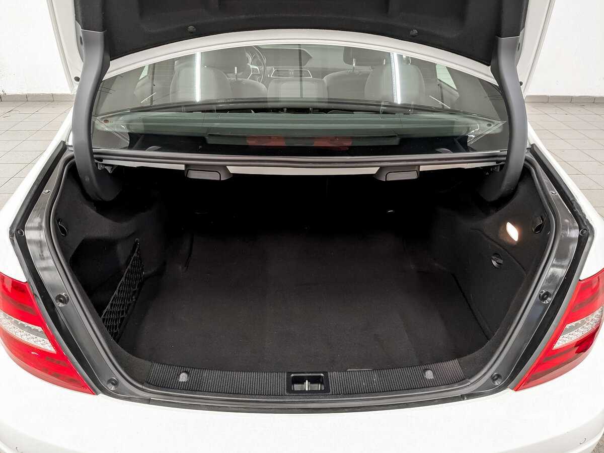 Б/У Мерседес-Бенц Ц-Класс 2012 года. Фото: #9