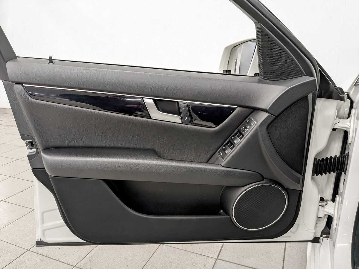 Б/У Мерседес-Бенц Ц-Класс 2012 года. Фото: #14