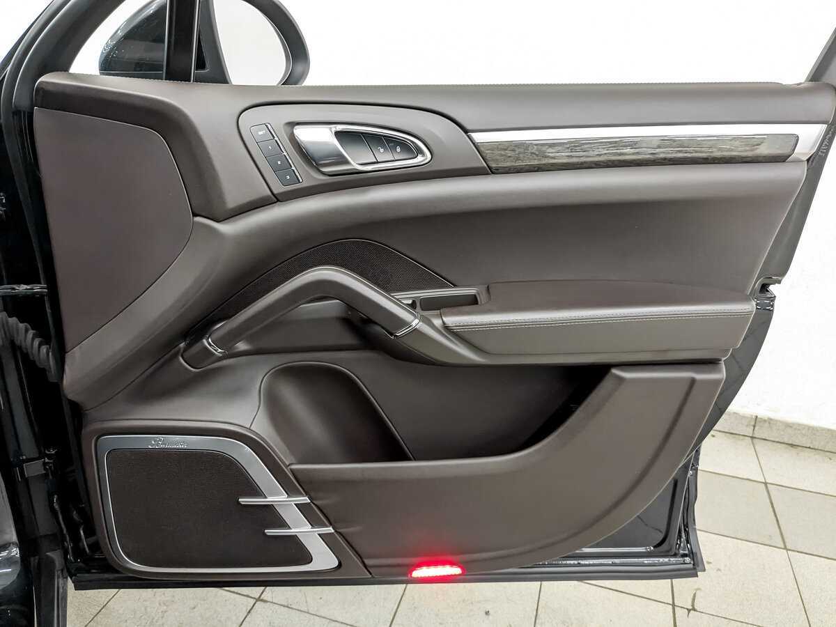 Б/У Порш Кайен 2012 года. Фото: #25