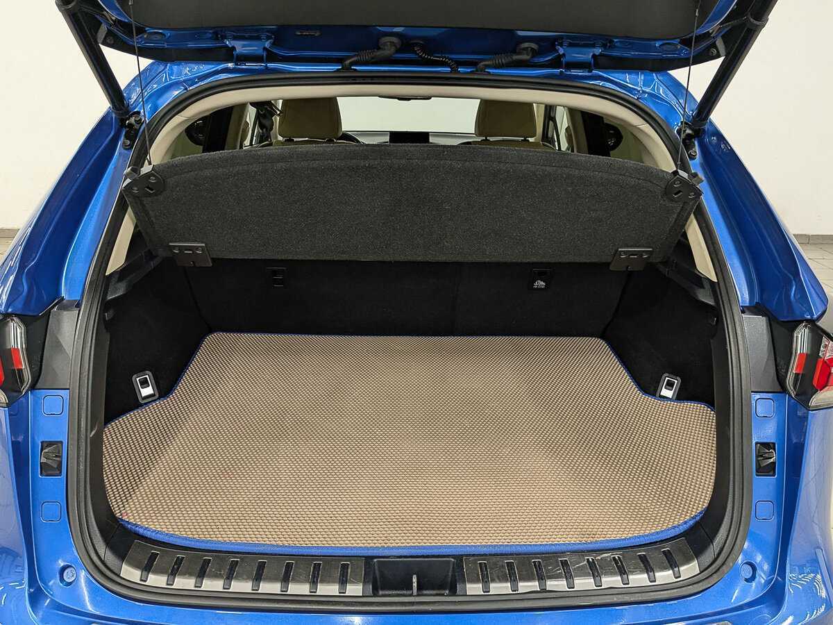 Б/У Лексус Н-Икс 2016 года. Фото: #9