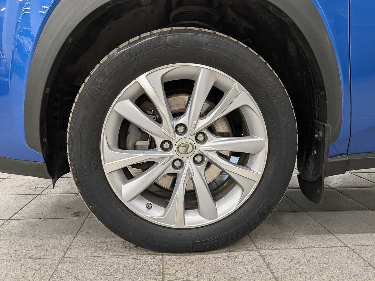 Б/У Лексус Н-Икс 2016 года. Фото: #11