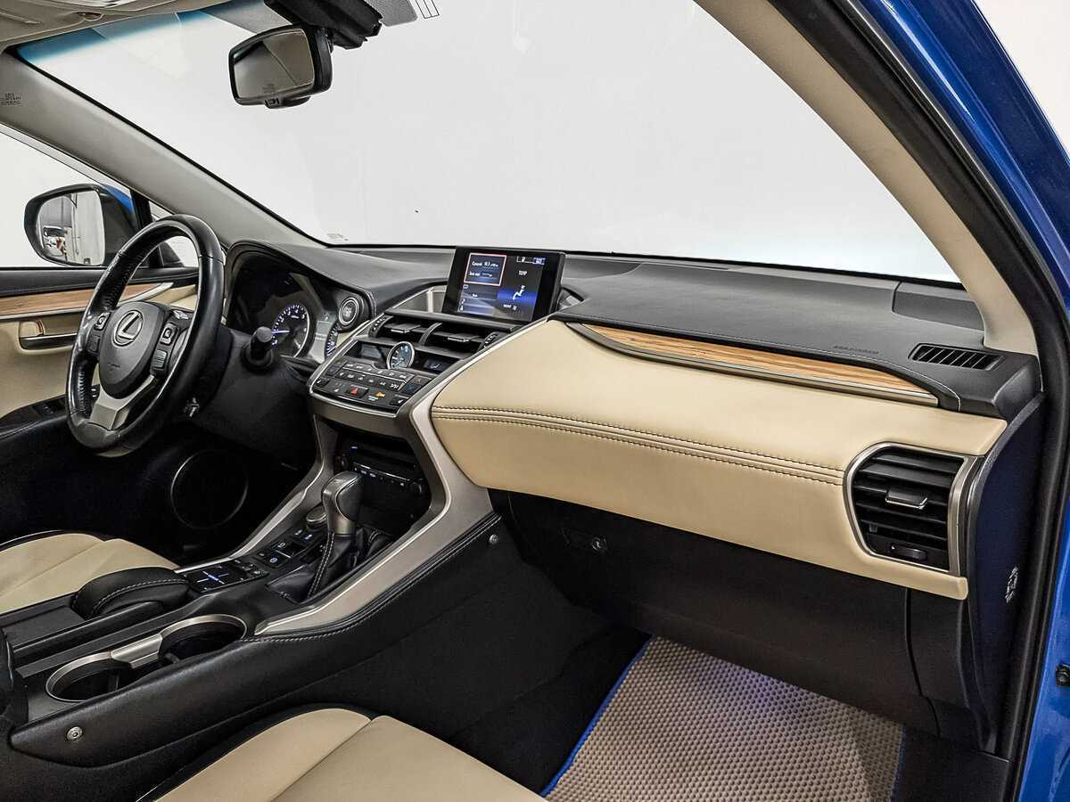 Б/У Лексус Н-Икс 2016 года. Фото: #12