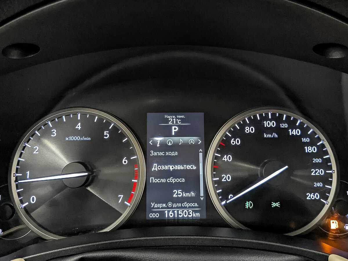 Б/У Лексус Н-Икс 2016 года. Фото: #15