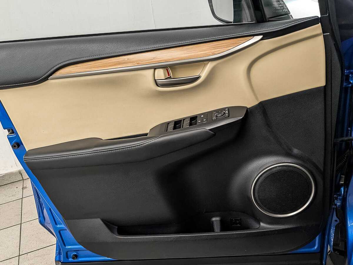 Б/У Лексус Н-Икс 2016 года. Фото: #18