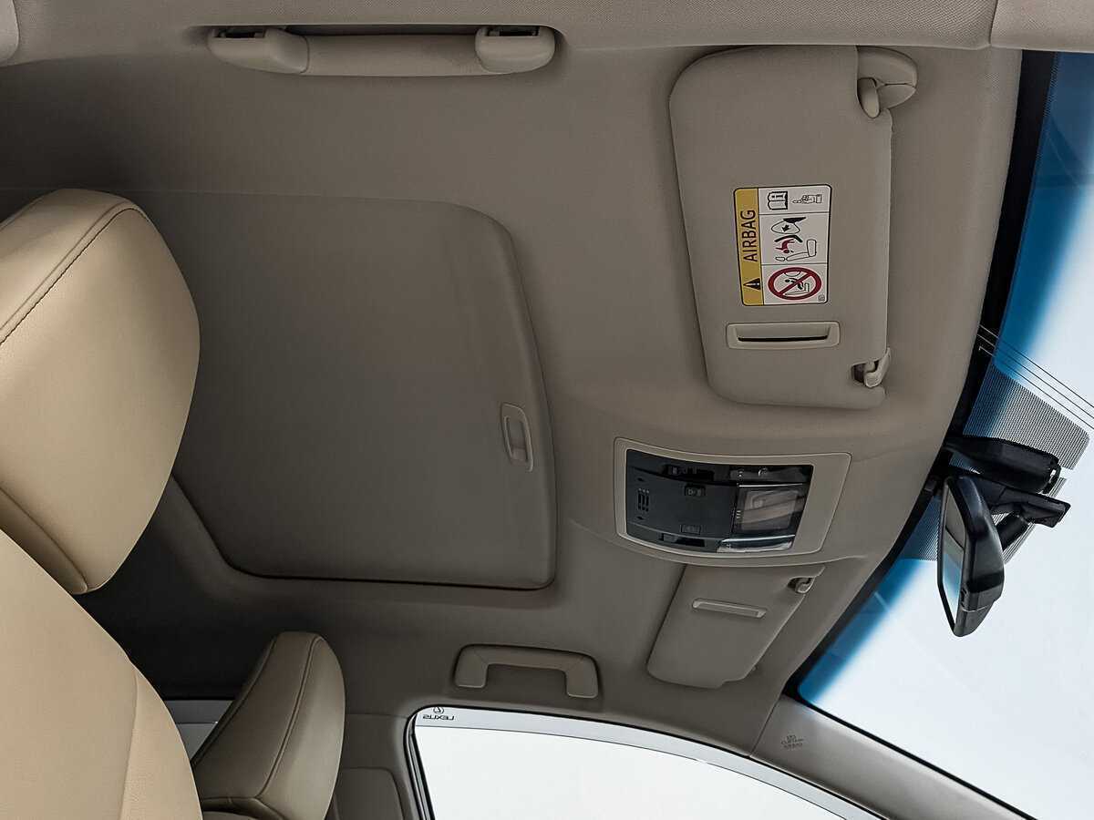 Б/У Лексус Н-Икс 2016 года. Фото: #22