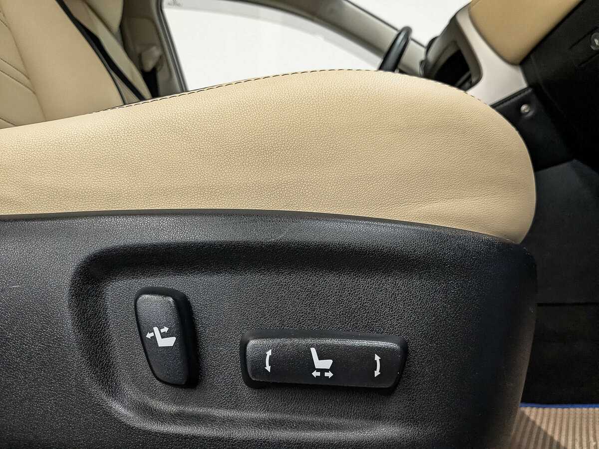 Б/У Лексус Н-Икс 2016 года. Фото: #25