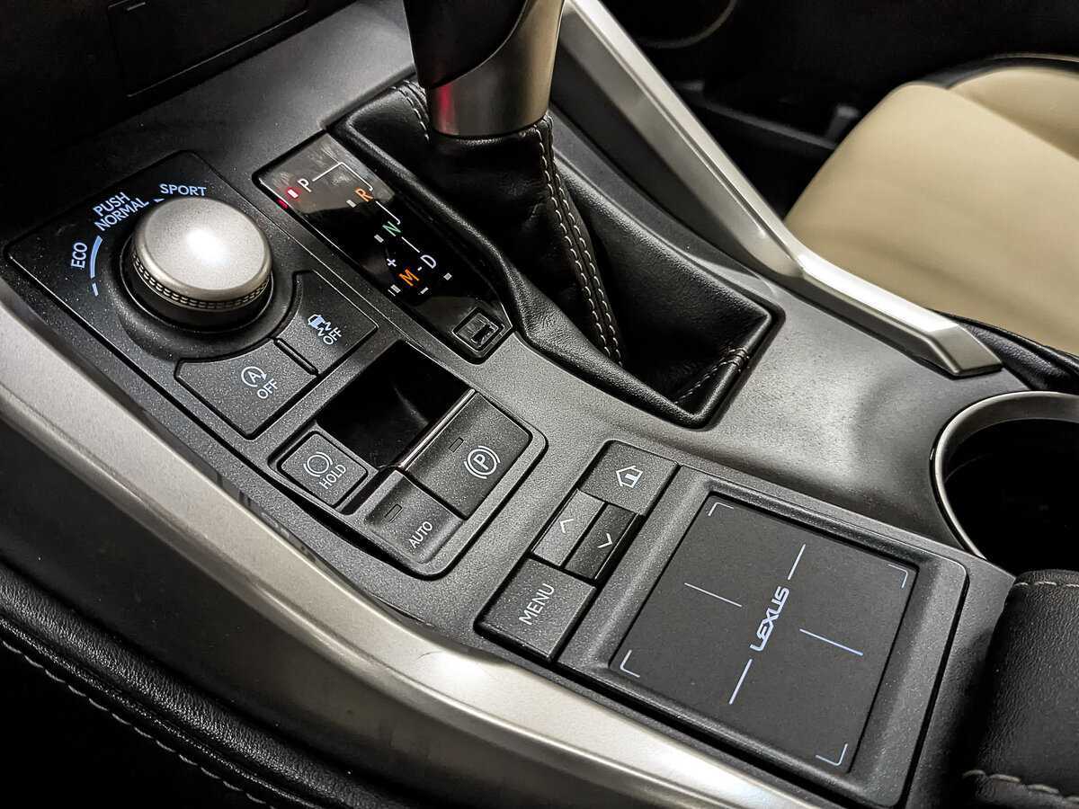 Б/У Лексус Н-Икс 2016 года. Фото: #26