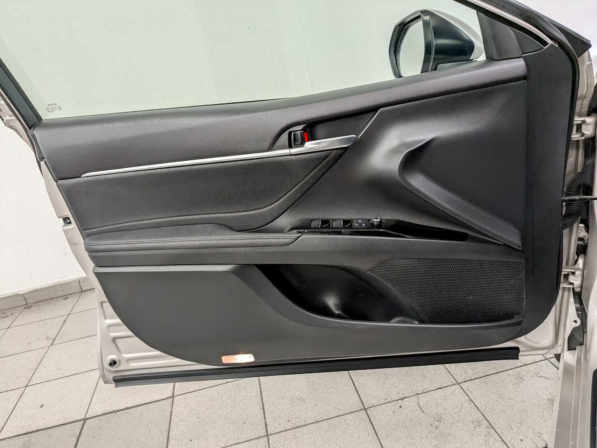 Б/У Тойота Камри 2022 года. Фото: #18