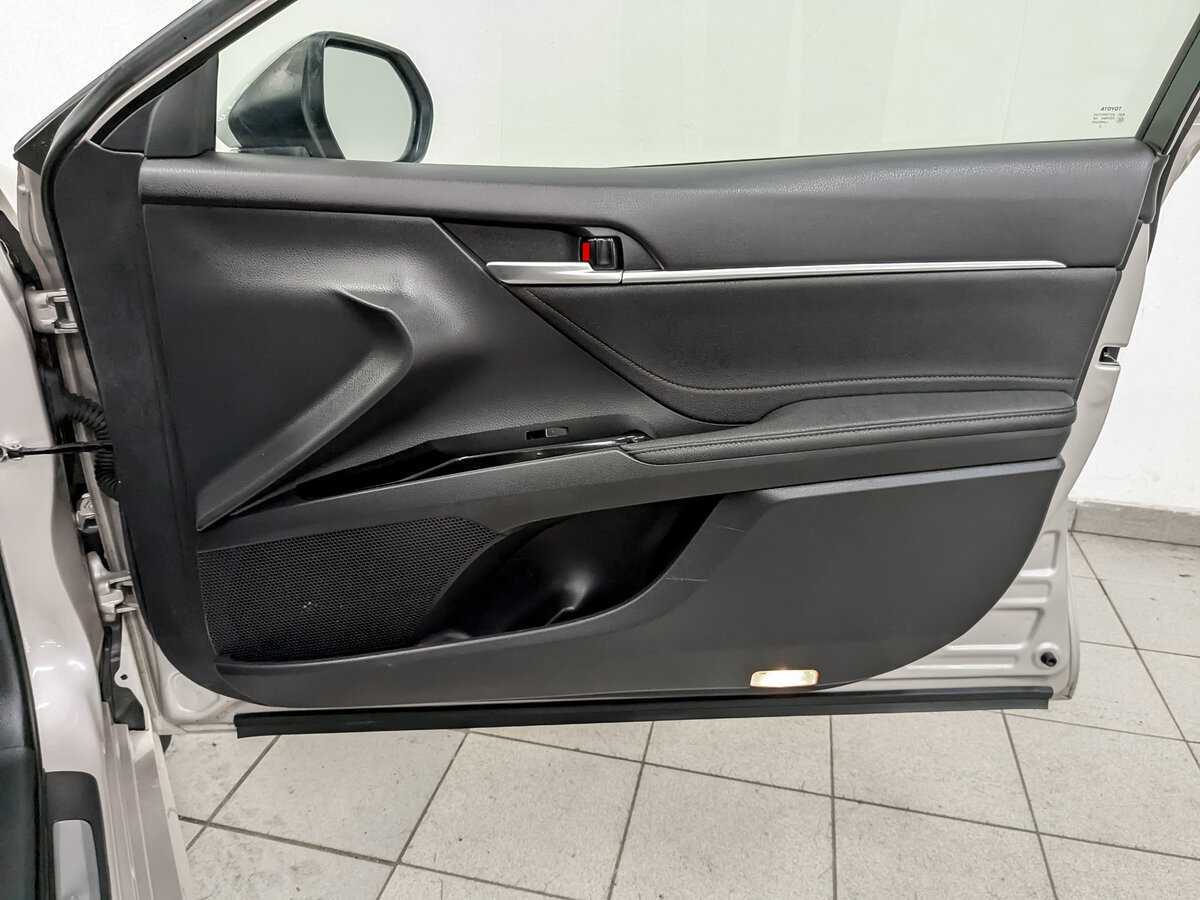 Б/У Тойота Камри 2022 года. Фото: #25