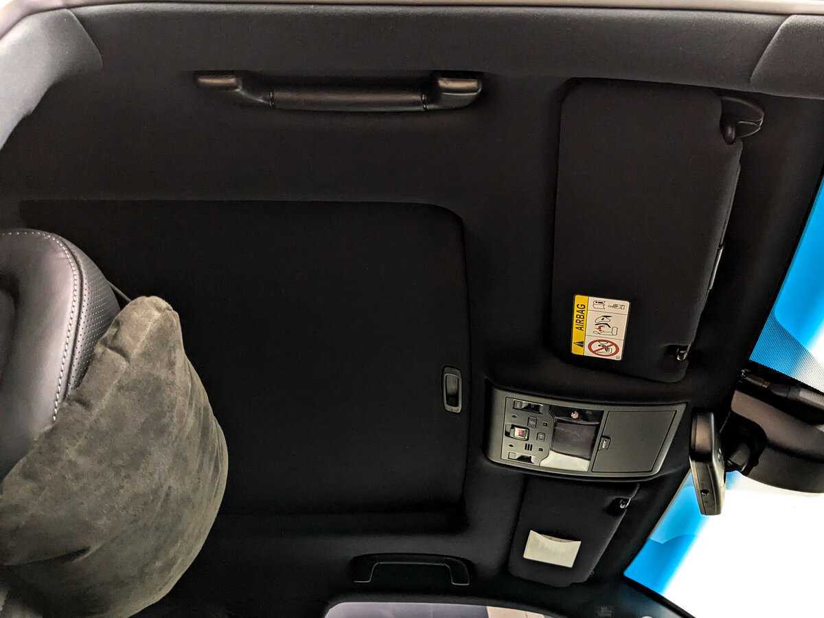 Б/У Лексус Л-Икс 2021 года. Фото: #26