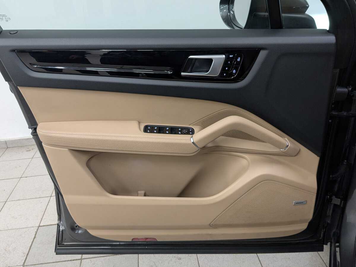 Б/У Порш Кайен 2020 года. Фото: #18