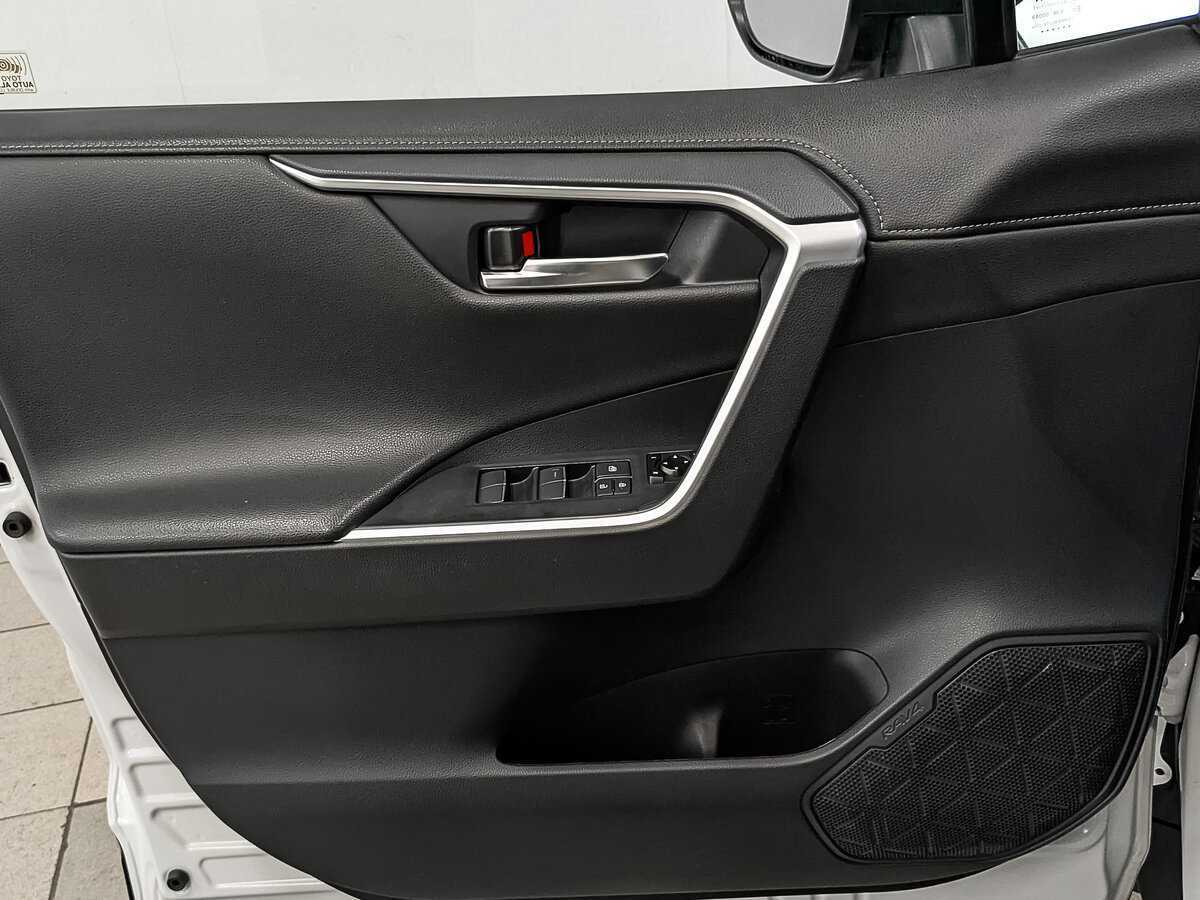 Б/У Тойота Рав4 2021 года. Фото: #16