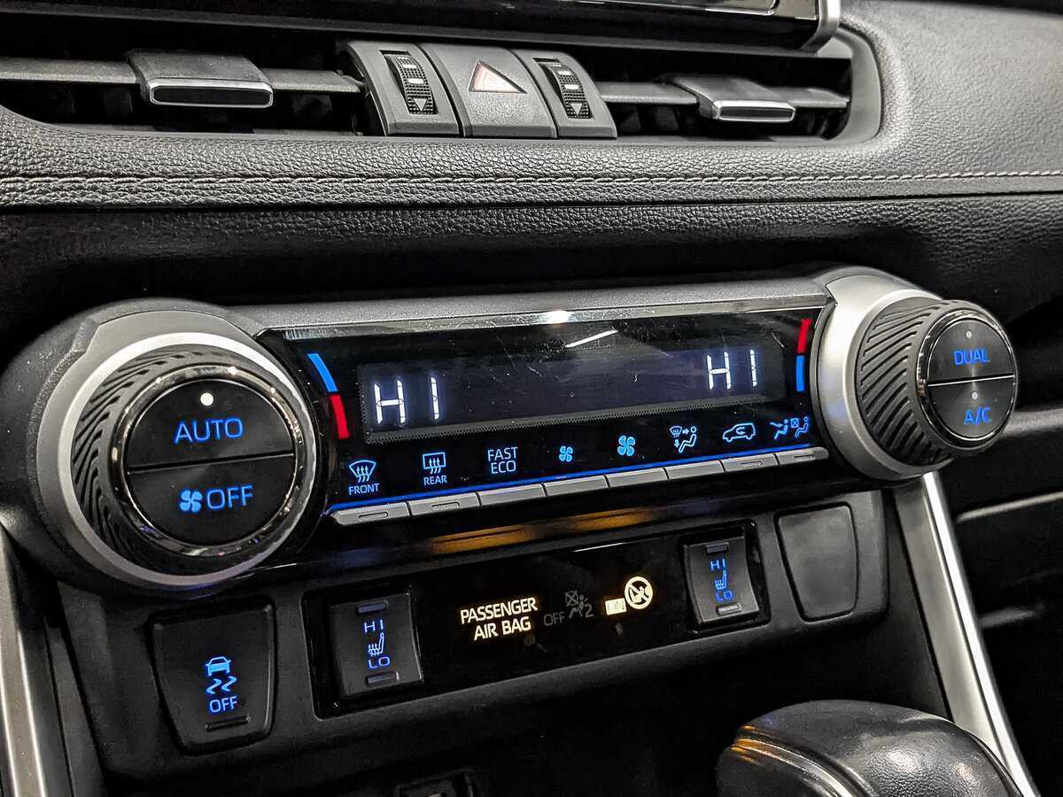 Б/У Тойота Рав4 2021 года. Фото: #18