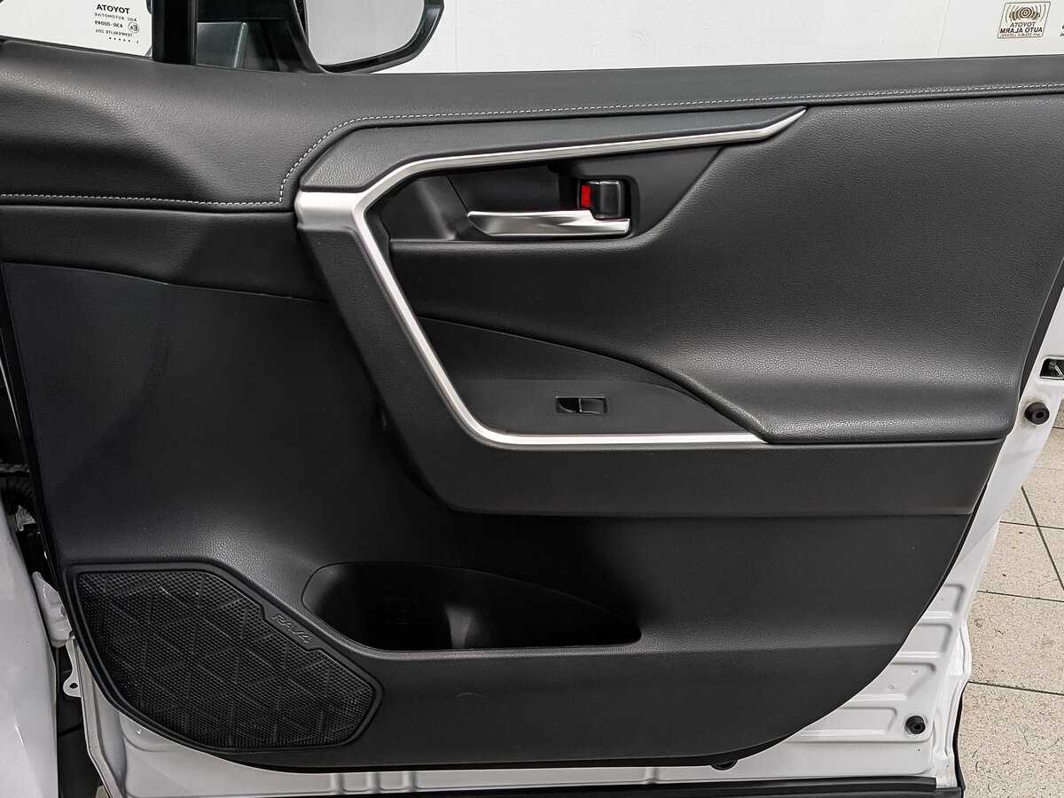 Б/У Тойота Рав4 2021 года. Фото: #22