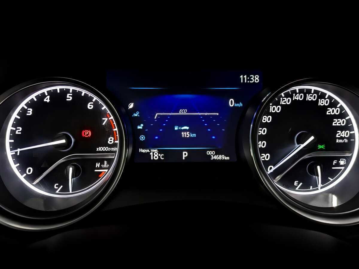 Б/У Тойота Камри 2022 года. Фото: #12