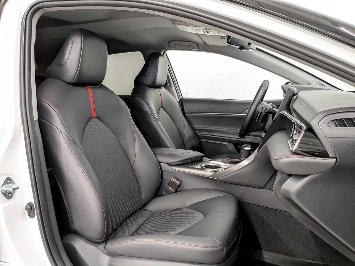 Б/У Тойота Камри 2022 года. Фото: #23