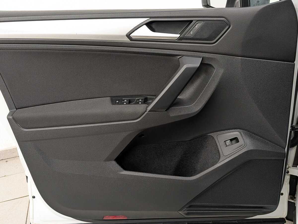 Б/У Фольксваген Тигуан 2020 года. Фото: #18