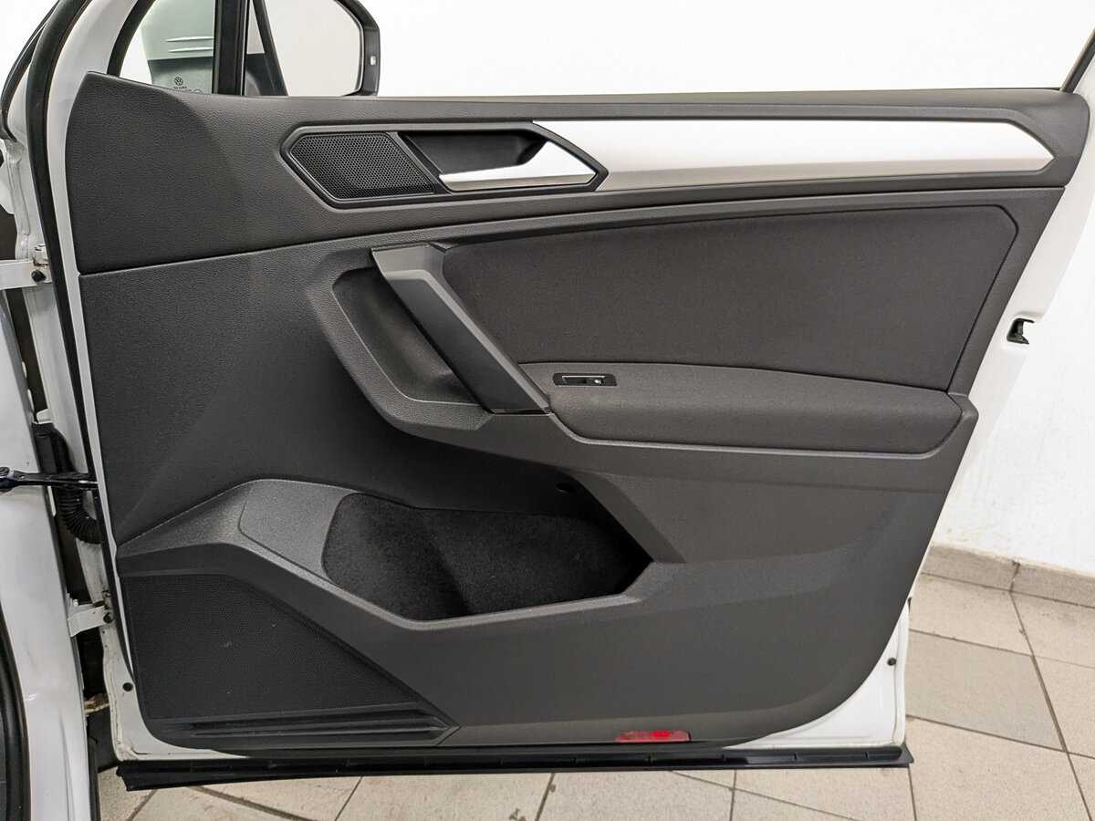 Б/У Фольксваген Тигуан 2020 года. Фото: #24