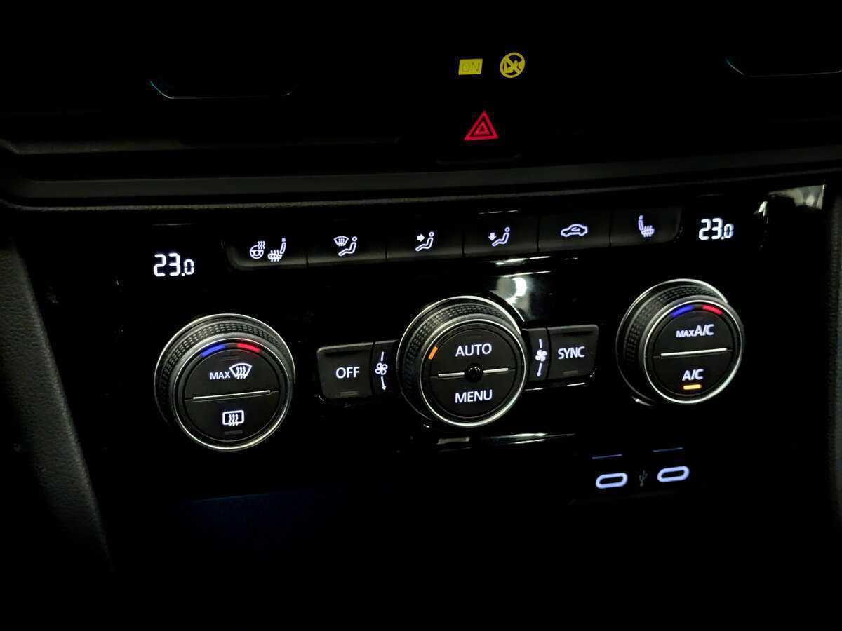 Б/У Фольксваген Джетта 2020 года. Фото: #24